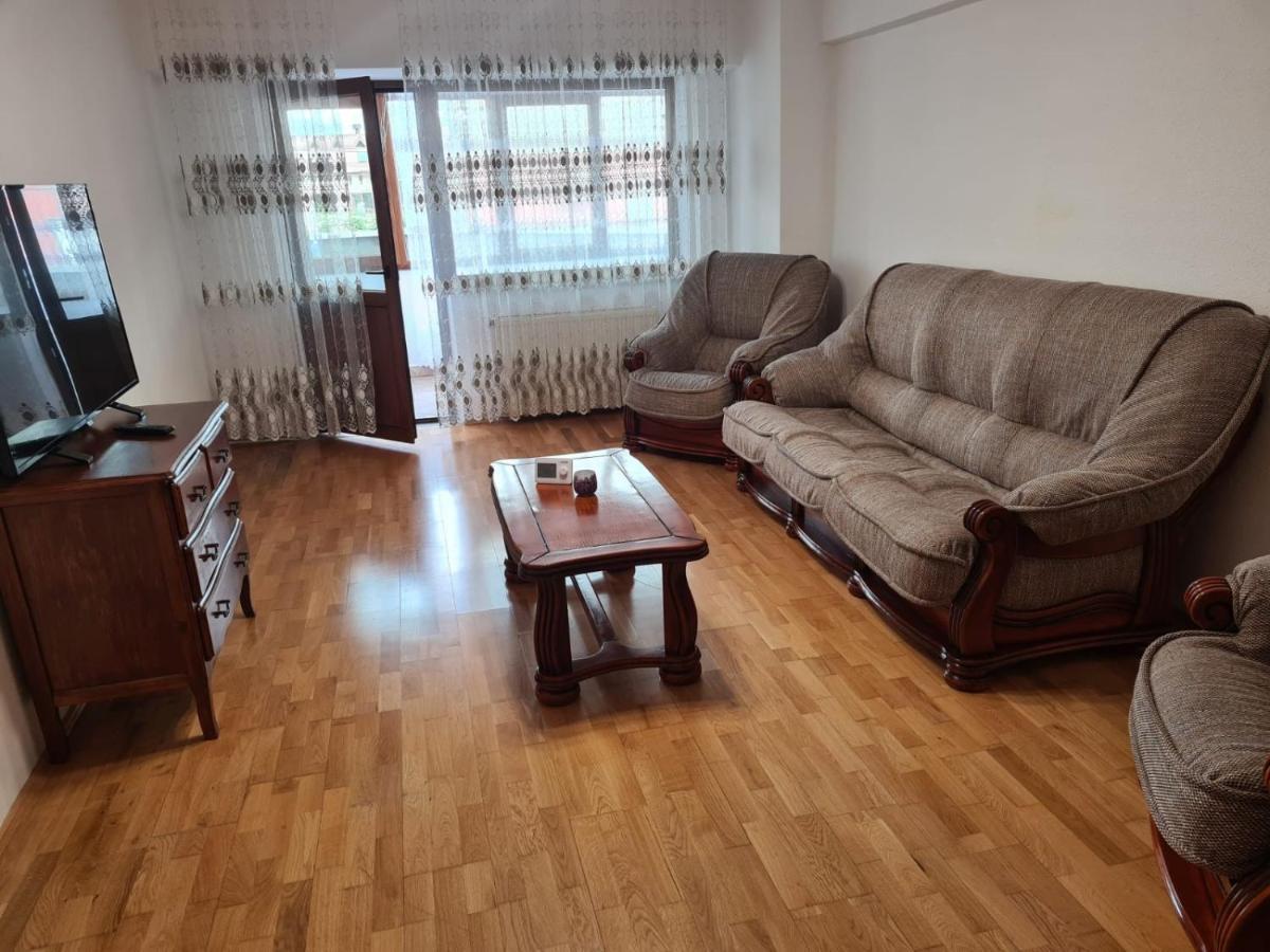 One Mall Apartment Bacau Luaran gambar