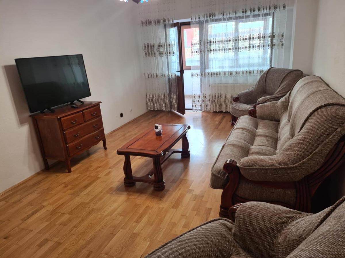 One Mall Apartment Bacau Luaran gambar