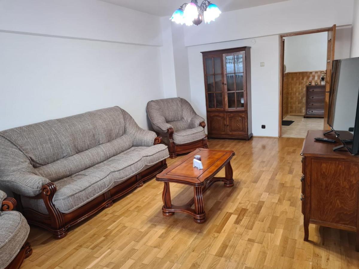 One Mall Apartment Bacau Luaran gambar